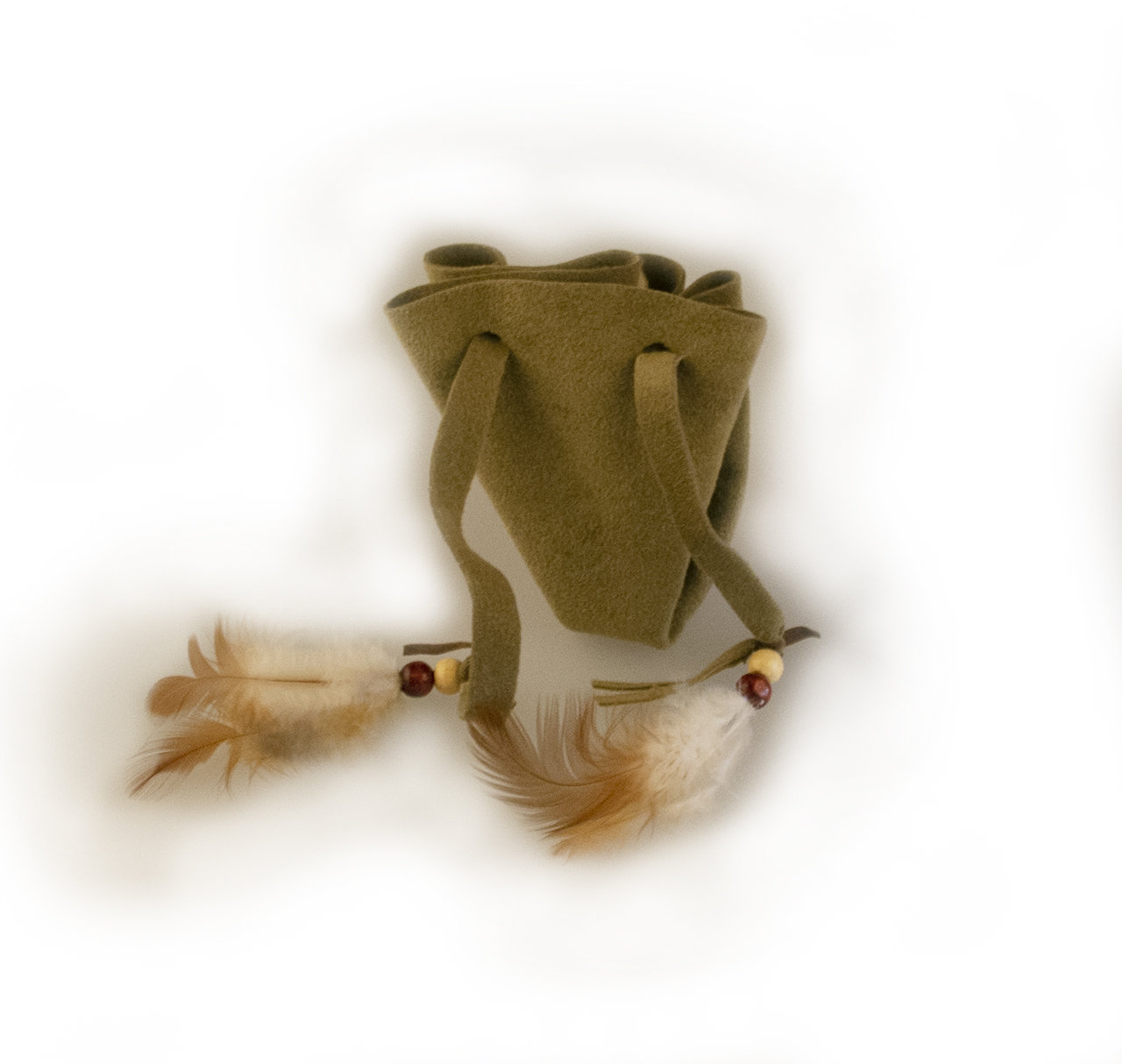 kleiner Velourbeutel mit Federn, grau kleiner Velourbeutel mit Federn, grau