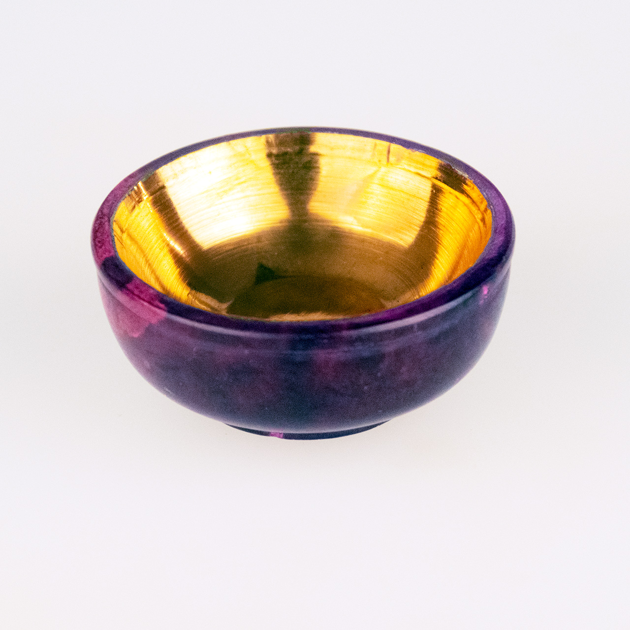 Räucherschale, violett, aus Speckstein mit Messingeinlage