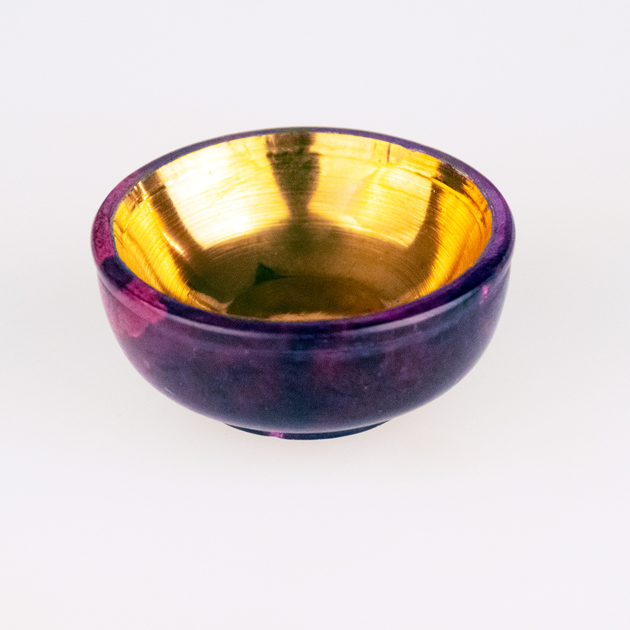 Räucherschale, violett, aus Speckstein mit Messingeinlage Räucherschale, violett, aus Speckstein mit Messingeinlage